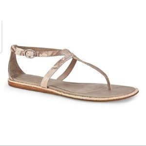 UGG Kennaria Sandal